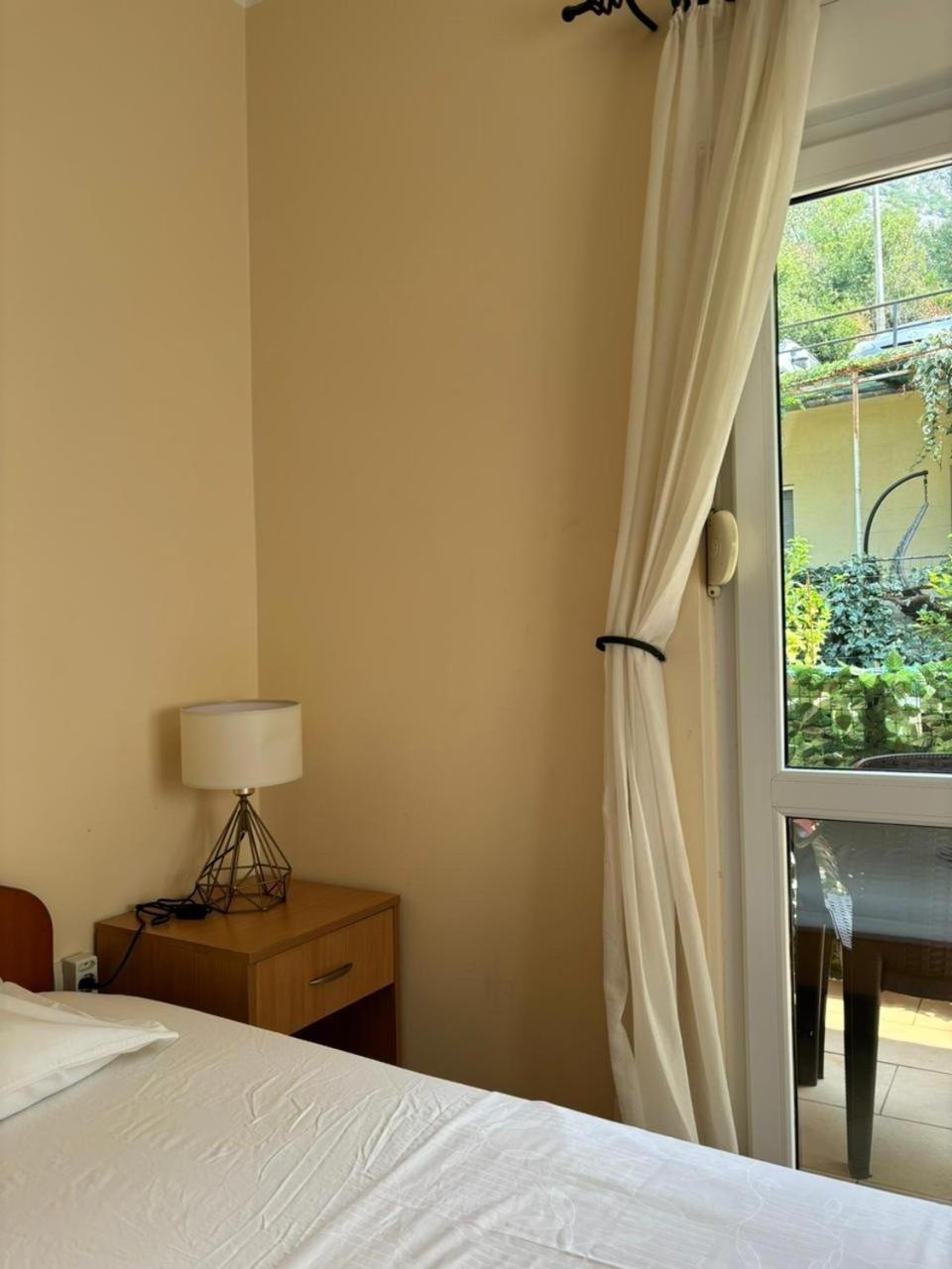 Studio On The Coast, With A View Of The Sunrise,Free We-Fi Kotor Exterior foto